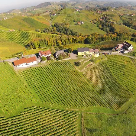 Familienweingut Oberer Germuth 3* Leutschach